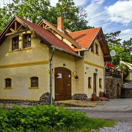 Leanyka Vendeghaz Апартаменти *