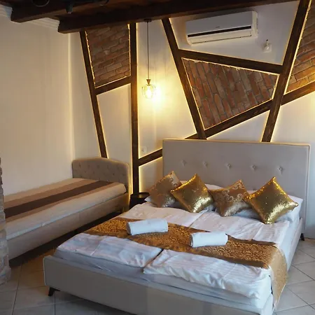 Апартаменти Leanyka Vendeghaz Еґер