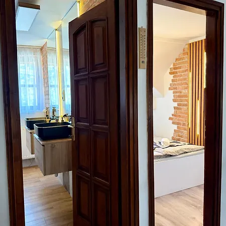 Leanyka Vendeghaz * Еґер